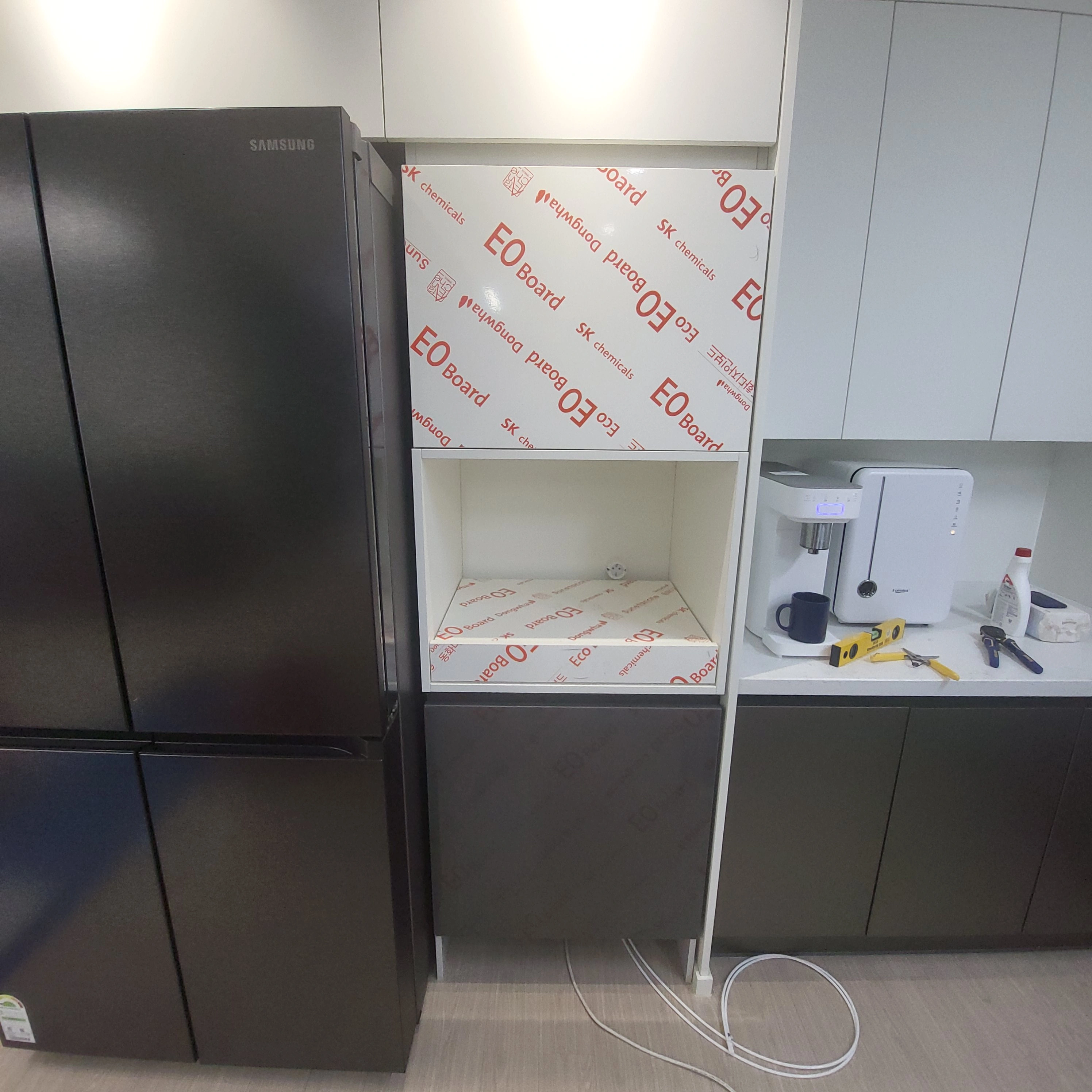 삼성 냉장고 옆 쪽장 맞춤 제작 완료